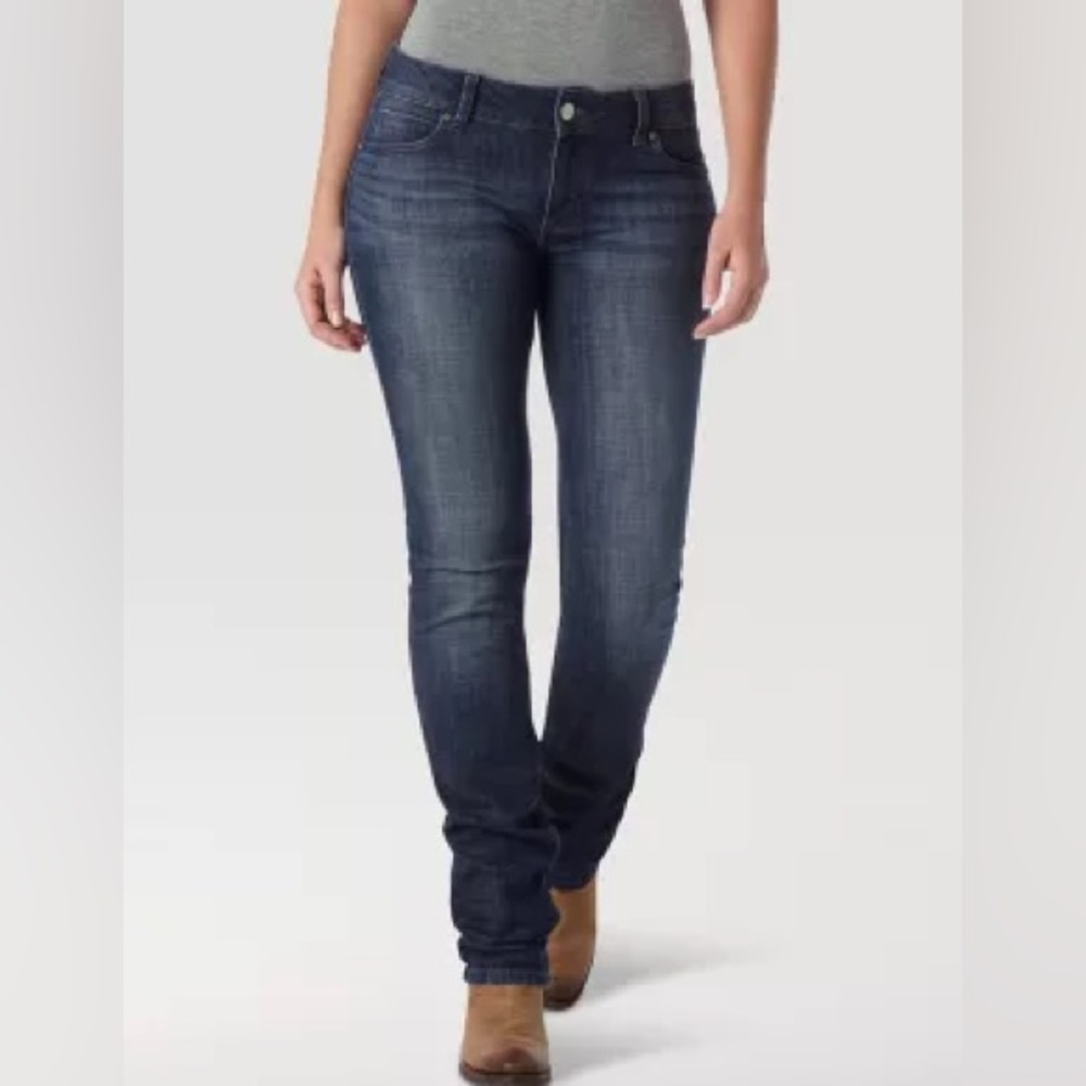 Wrangler Essential Straight Leg Jeans